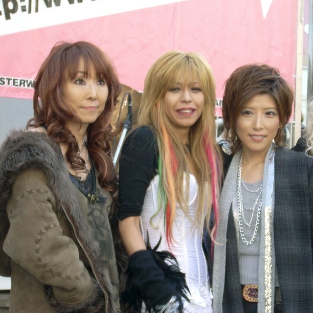 （左から）杏子、ＳＨＯＷ―ＹＡの寺田恵子、ＴＲＦのＹＵ―ＫＩ、ＰＥＲＳＯＮＺのＪＩＬＬ＝2008年