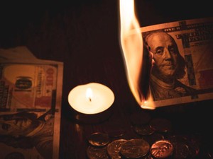 友人からの数年ぶりの連絡は「100万円貸して」。コロナで見えた闇