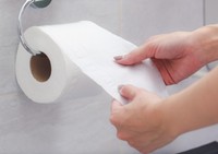 「指の腹」で数回こするだけでキレイに剥がせる！※画像はイメージです（jayzynism/stock.adobe.com）