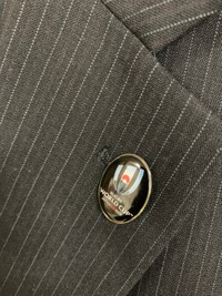 ラグビーW杯盛り上げのために筆者が付けた襟章