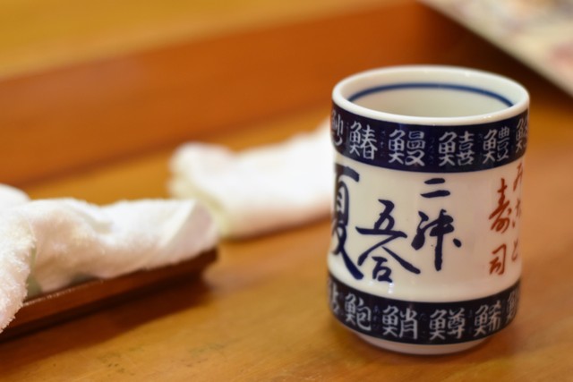 お茶がほしいときはなんて言えばいい？※画像はイメージです（BJ/stock.adobe.com）