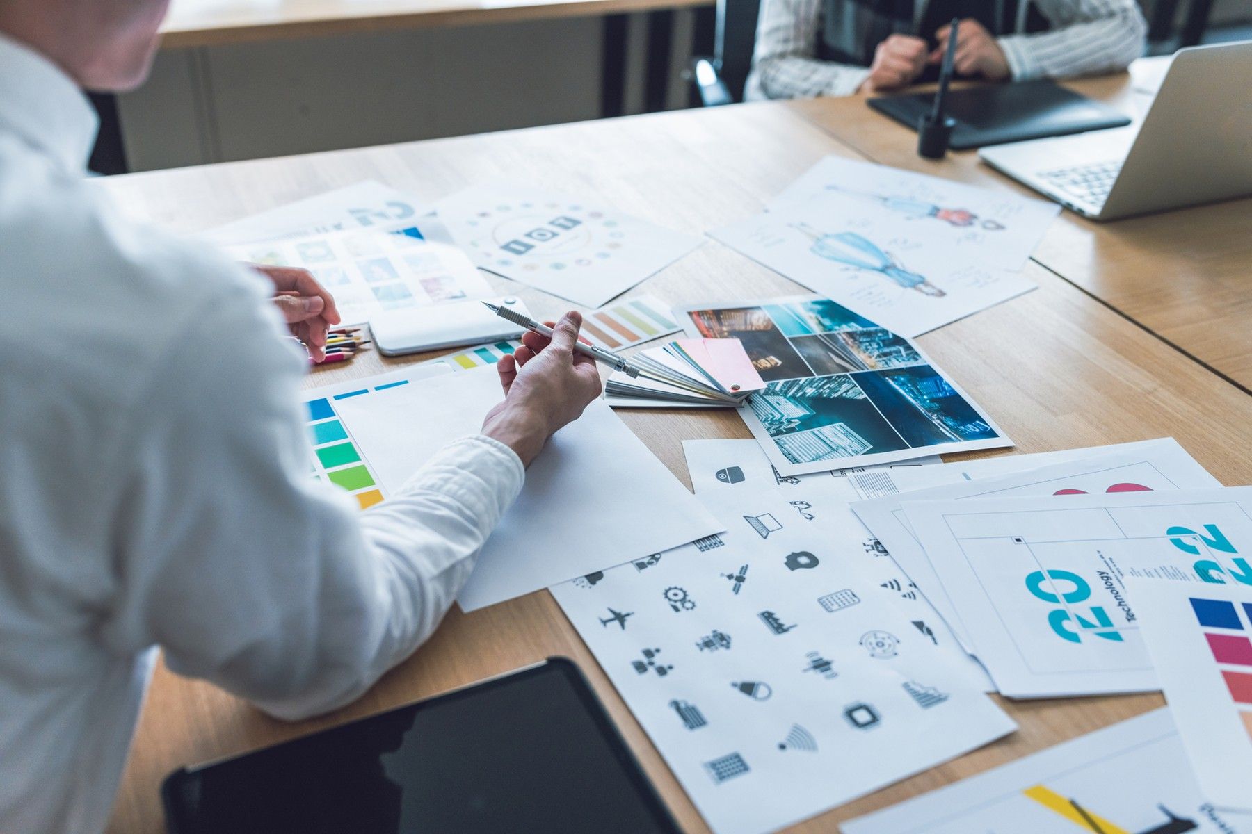 新聞広告デザイン画像3