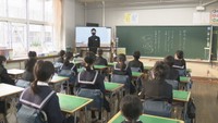 丸亀市立郡家小学校で行われた始業式