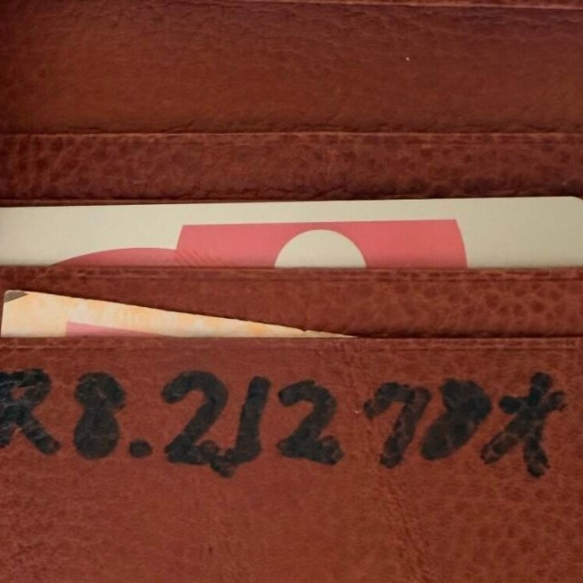 もらった日付と年齢が書かれたソメスサドルの財布／投稿主さん提供＝画像をトリミングしています