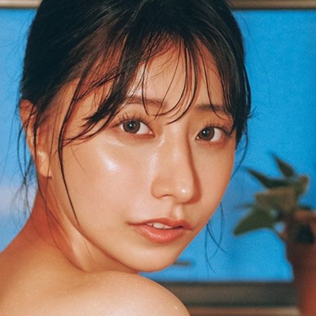 鈴木優香（撮影／岡本武志 ヘアメイク／山下景子 スタイリング／和田千星）