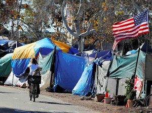 家賃がはね上がるカリフォルニア、ホームレスはどこに行けばよいのか