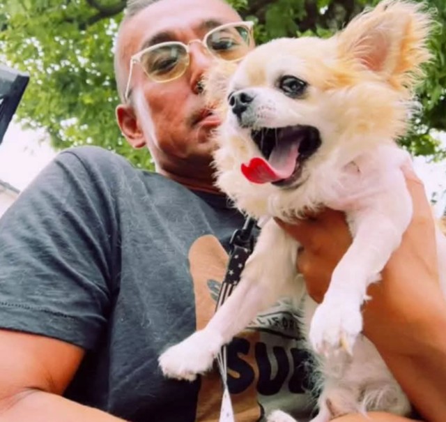 井上さんと愛犬／井上 健さん（@inouecoffee）提供