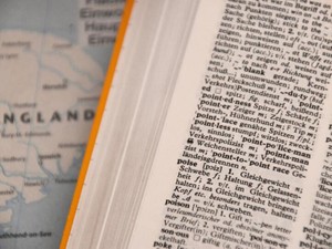 4か国語を学び、外国語大卒。語学力がない私は今日も参考書を広げる