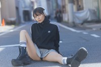 「似鳥沙也加 ふれあ、／ふりる。」