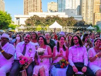 「これこそニューヨークだ」愛の多様性を極めた、ニューヨークの集団結婚式
