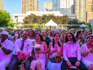 「これこそニューヨークだ」愛の多様性を極めた、ニューヨークの集団結婚式
