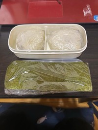 父が握った、ずっしりと米が詰まったおにぎり。長年働き続けてきた生活がにじむ一品／小川 真由美さん（@vvtaka0423vv）提供