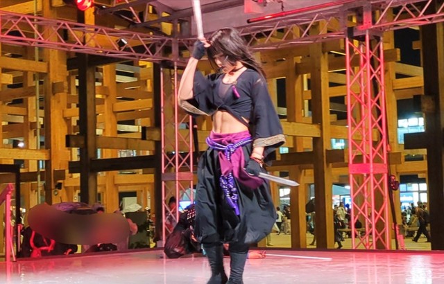 万博の忍者ショーに出演するなごむさん