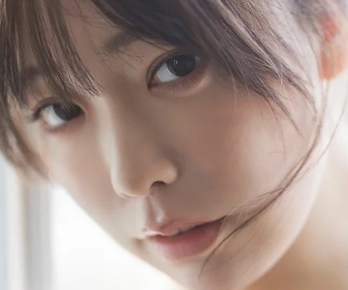 写真集『塩見きら1st写真集　きらららぽん』を発売する塩見きら（撮影：藤本和典）