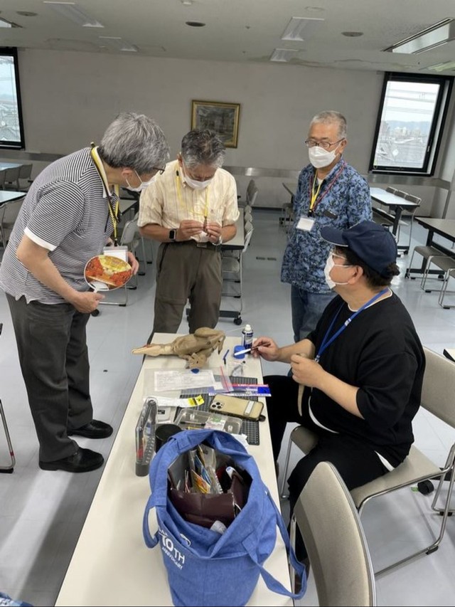 知恵を出し合って修理