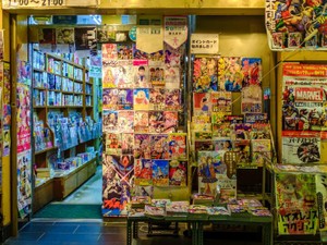 母は「女の子なんだから」と言って、私に決まって少女漫画を買った