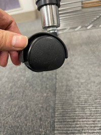 ひしゃげてしまった車輪（かずひろさん提供）