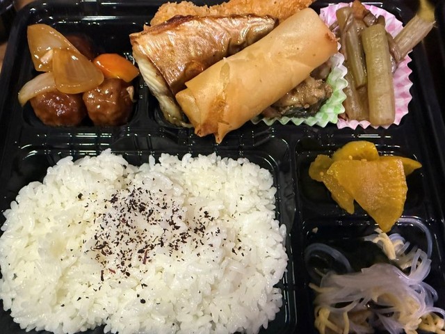 地元の方々の活力になるお弁当も作られています。 ※「かみふらの第一食堂」提供