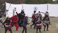 瀬戸大橋記念公園で開かれた「さかいでセンゴク歴史絵巻」（2021年11月）