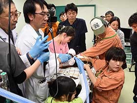 動物園や水族館の動物を治療する専門チーム発足　資金調達が課題