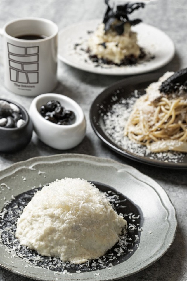 オムライス、ナポリタン、ビーフカツサンドなど「The Unknown Café Gallery Harajuku」の飲食メニュー　(C)2023 The Unknown Café Gallery Harajuku