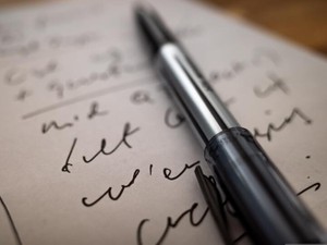 顔も知らない誰かから私宛に届いた手紙と、届かぬ返信を書いた夜