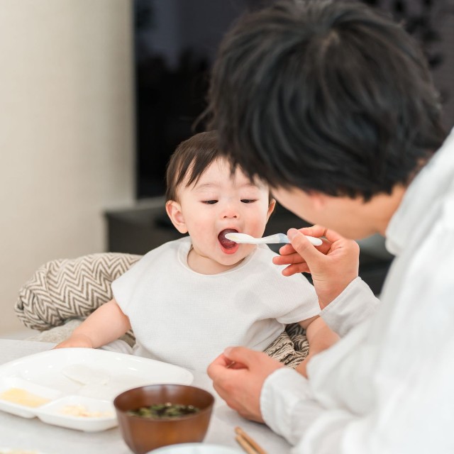 育休中は食事の世話も担当　※画像はイメージです（buritora@stock.adobe.com）