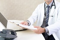 診察15秒で告げられた病名に違和感を感じたという投稿主（photoACより「Beruta」さん撮影、イメージ画像）