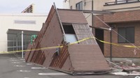 午前0時ごろ　住宅に隣接する車庫が倒壊