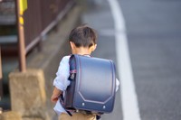 リメイクするか、寄付するか、処分するか…選択は家庭ごとに違う（photoACより「ACworks」さん撮影、イメージ画像）