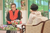 10日放送の「徹子の部屋」に出演するコロッケ（左）と司会の黒柳徹子＝テレビ朝日提供