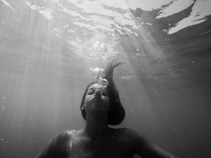 いじめられ、親に良いところを見出されなくても、私は私を肯定する