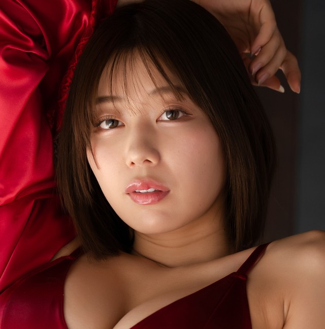 凛咲子 デジタル写真集『PICTURA』より