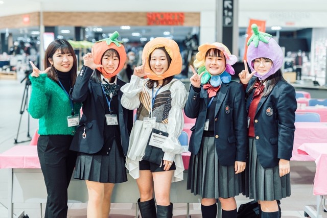 ラピスプライベートの皆さん。現在メンバーは21人です（提供：ラピスプライベート）