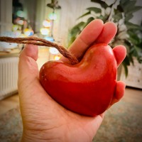 亡き母との思い出に浸りながら制作したハート型の泥だんご（画像提供：noriko 世界泥だんご協会会長（仮）さん）