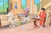 19日放送の「徹子の部屋」に出演する由紀さおり（左）と司会の黒柳徹子＝テレビ朝日提供