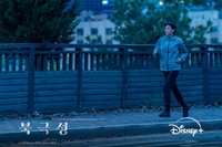 Disney Plus Koreaの公式X@DisneyPlusKRより 韓国ドラマ「北極星」チョン・ジヒョンキャラクターカット
