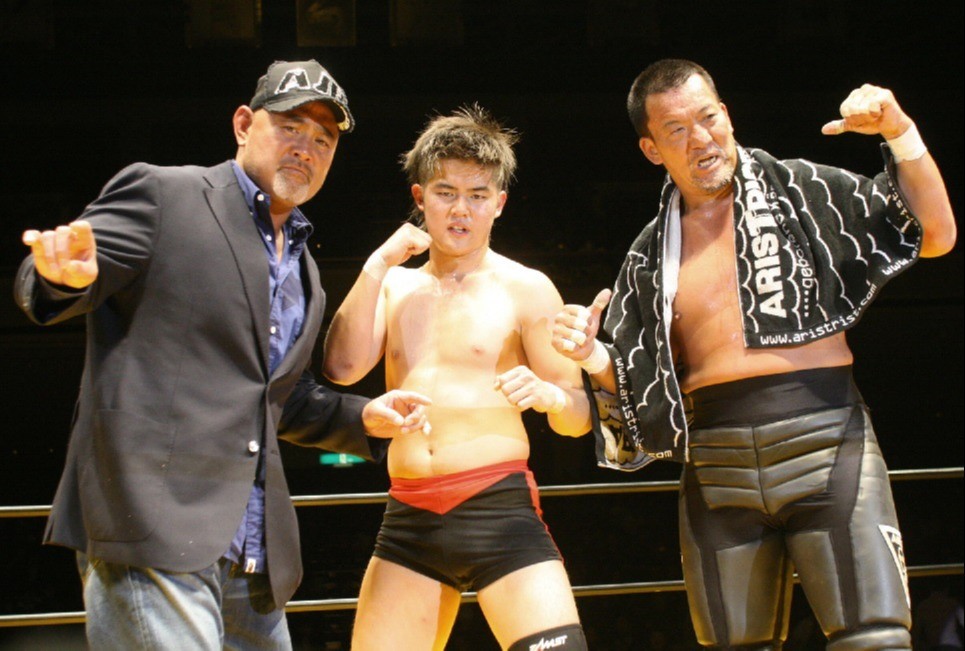 闘魂三銃士CAFE」武藤＆蝶野に加え、橋本大地もメニュー監修！結成35