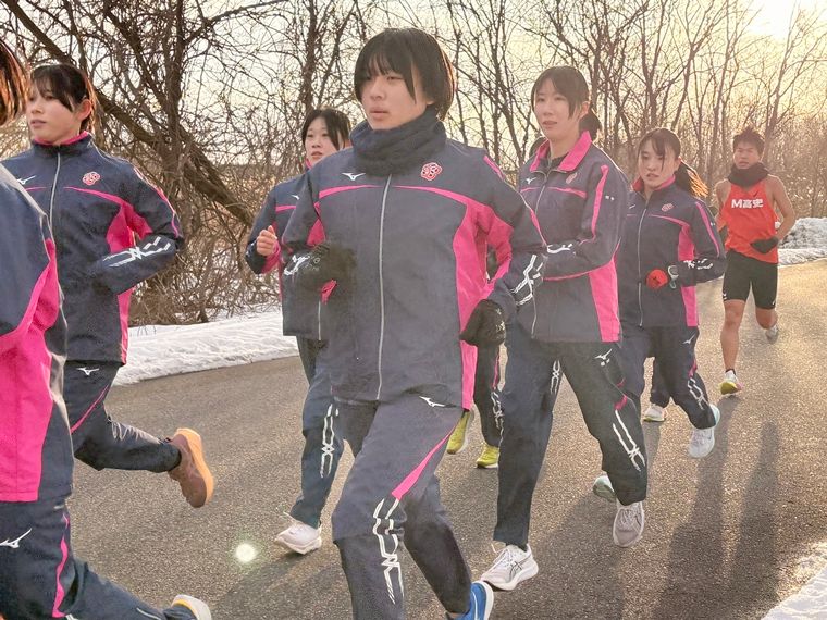 陸上・駅伝 - 大島めぐみコーチ、松宮隆行コーチが指導する新潟医療
