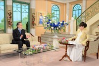 「徹子の部屋」（右から）黒柳徹子、北大路欣也＝テレビ朝日提供