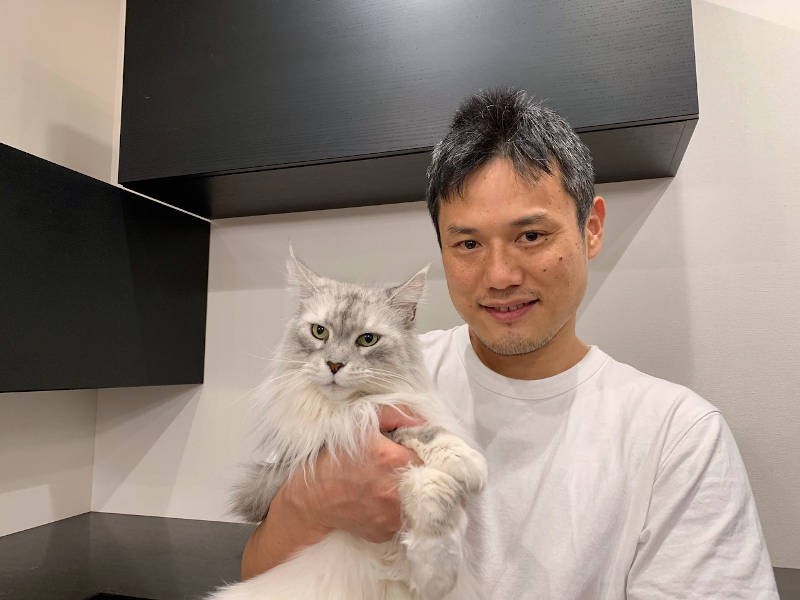 監修者の服部幸先生と愛猫のクイーンちゃん