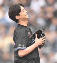 マウンドで笑顔