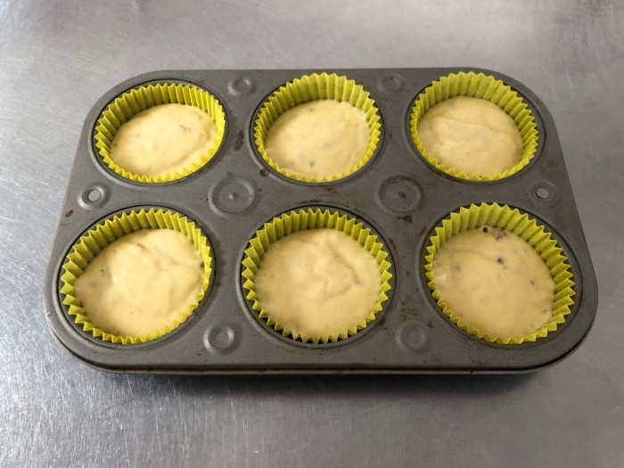 型に6等分に分けて入れる。