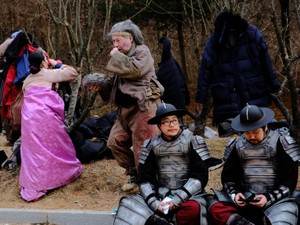 ソウルから車で３時間　山深い過疎の町を救った「時代劇セット」