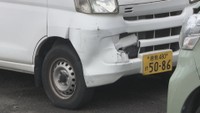 展示車両に衝突した軽自動車　倉敷市大内
