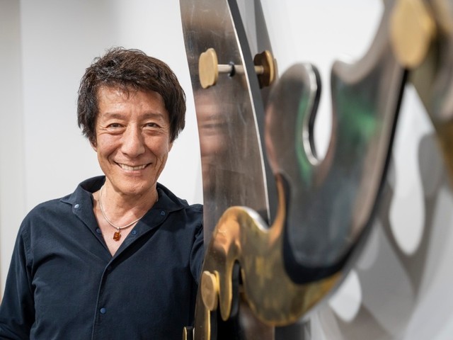 世界に広まる「金継ぎ」　伝統踏まえ新たな命を吹き込む　漆芸の修復師・末崎広樹さん