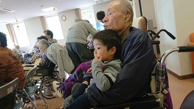 もりちゃんの事が大好きなかずまさくん（ANさん提供）