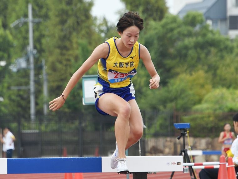 陸上・駅伝 - 大阪学院大・山下彩菜が女子3000mSCで大会記録更新V