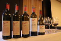 ペンフォールズ「グランジ」などオーストラリアが誇る最高級ワイン＝大阪市内