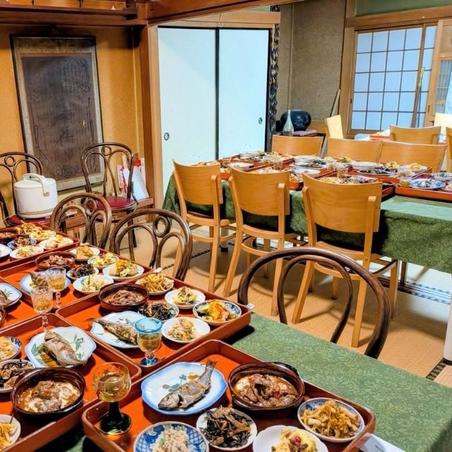参加者に向けて用意した30人分の晩御飯／「寺嫁日和時々美容師」さん（@nobue_pic）提供